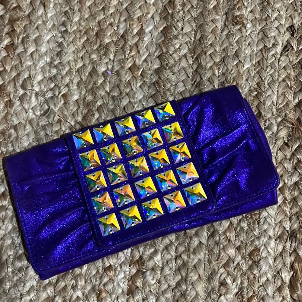Stuart Weitzman Clutch 💜